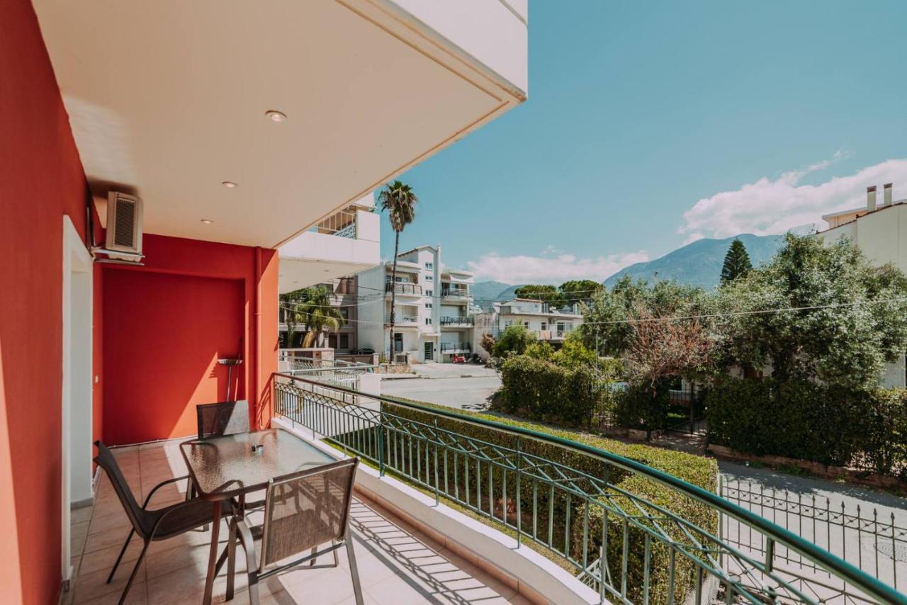 Bessis Apartments Kalamata Exteriör bild